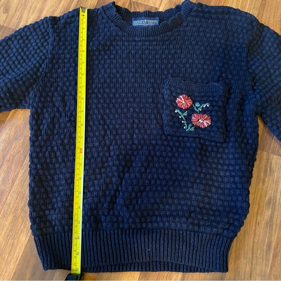 Vintage hand embroidered floral sweater M navy blue - Picture 7 of 9